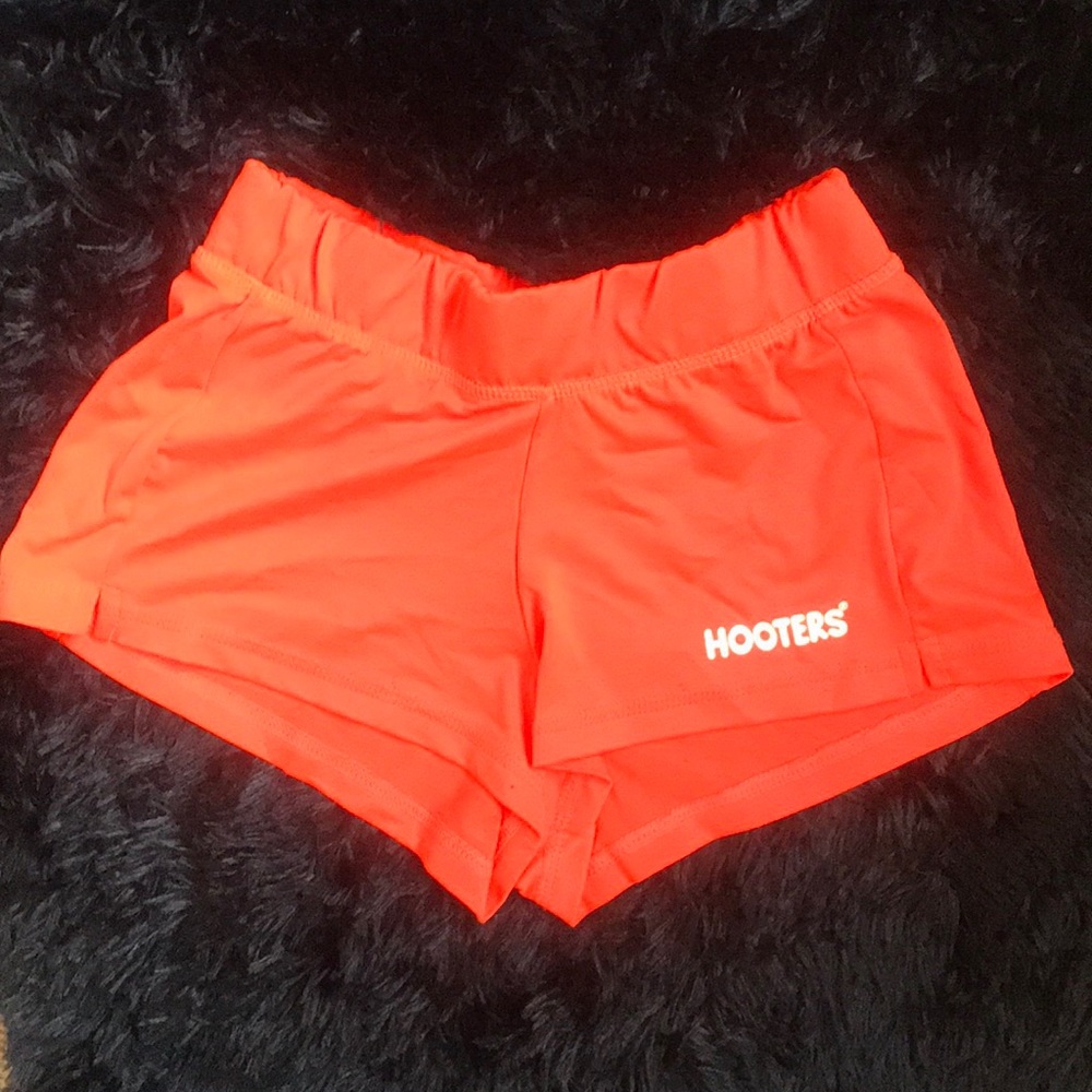 Hooters shorts size small